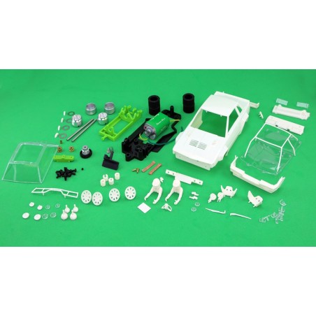Avant Slot AV51499 Nissan 240RS kit en blanco