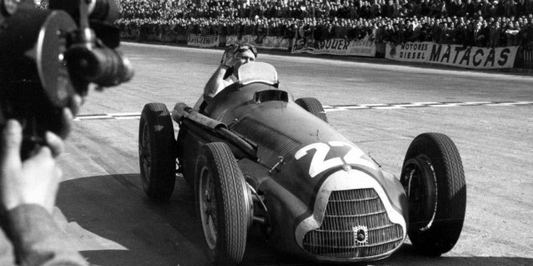 Un Alfetta, Fangio y el comienzo de la historia de la F1 en España.